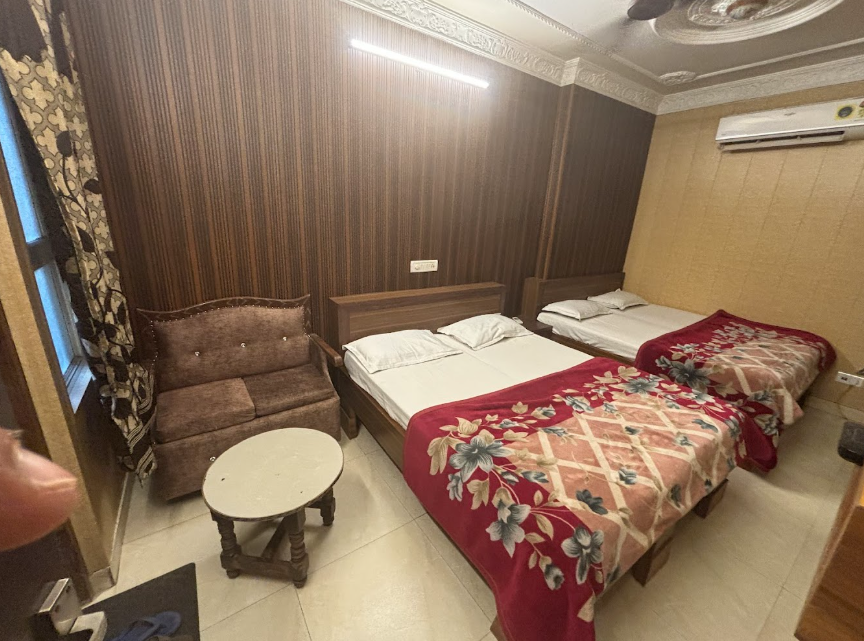 1 x Deluxe Four Bed AC Room
